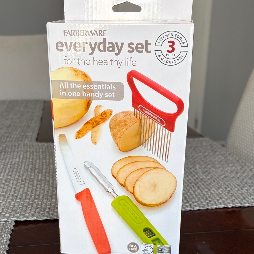 Farberware 3-Piece Kitchen Gadget Set in Red & Green